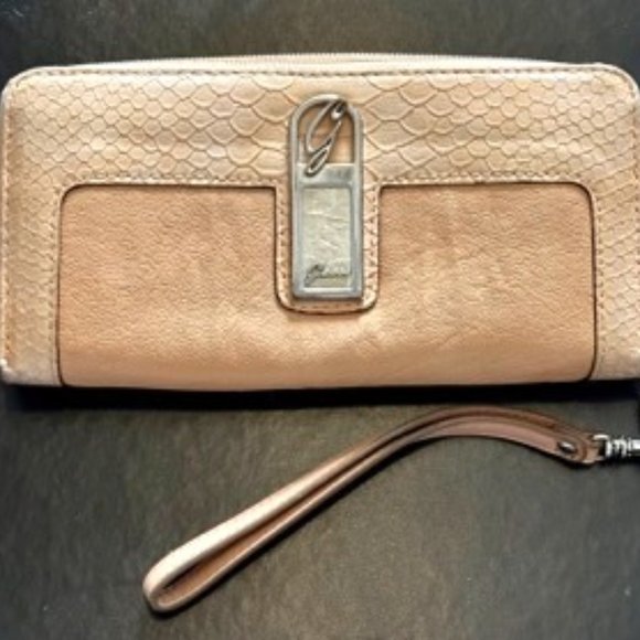 Guess Wallet - Picture 1 of 3